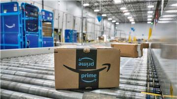Auch bei beim Shoppen bei Amazon werden Kunden sparsamer und greifen zu günstigeren Angeboten. (Archivbild)