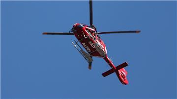 Auch beim Super-G in Bormio war wegen eines heftigen Sturzes der Rettungshubschrauber im Einsatz.