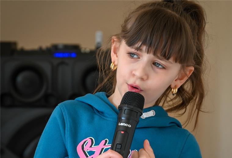 „Supertalent“-Finalistin ist zurück im Alltag Auch das Fast-Supertalent Georgia Balke ist während der Corona-Krise mit ihrer Musik, Familie und Schularbeit zuhause.