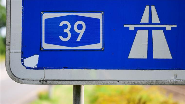 Auch der Ausbau der A39 ist wegen fehlender Bundesmittel fraglich. (Archivbild)