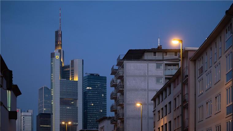 Auch der Commerzbank-Tower gehört zu den Werken seines Büros. (Archivbild)