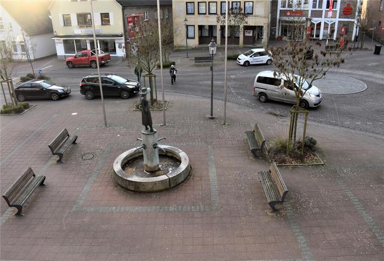 Bad Bederkesa: Straßenumbau sorgt für Vollsperrung Der Rathausvorplatz in Bad Bederkesa