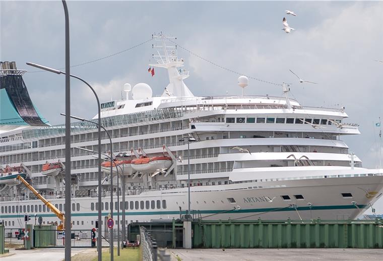Bremerhaven: So sieht es aktuell rund um Kreuzfahrten aus Auch die „Artania“ (Phoenix Reisen) wird vor Mitte September wohl keine Passagiere aufnehmen.