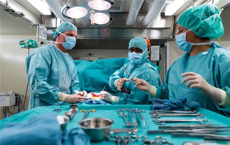 Bremerhaven: Hochschule plant Studiengang Physician Assistant Auch die Assistenz bei Operationen gehört zu den Aufgaben eines Physician Assistant.