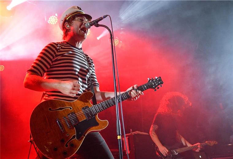 Trotz Corona: 30 Konzerte in Bremen geplant Die Band Madsen (links Sänger Sebastian Madsen) steht am 26.08.2016 in Jamel (Mecklenburg-Vorpommern) auf der Bühne des Open-Air-Musikfestivals "Jamel rockt den Förster" - Rock gegen Rechts.