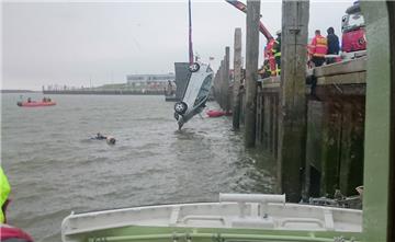 Auch die DGzRS beteiligte sich mit dem Boot "Wilma Sikorski" an dem Einsatz in Norddeich. 
