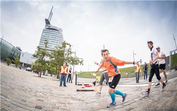 Auch die Kinder hatten beim Citymarathon in Bremerhaven großen Spaß. Foto: Hartm...
