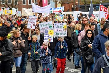 Auch die kleinen Bürger Bremerhavens formulieren klare Botschaften. Foto: Schesc...
