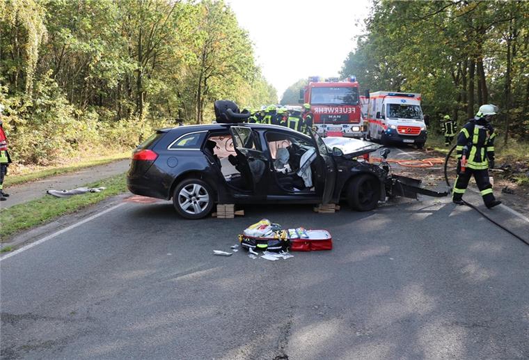 Auch dieser Unfall zwischen Midlum und Holßel im Jahr 2019 ist den Einsatzkräften der freiwilligen Feuerwehr unter die Haut gegangen. 