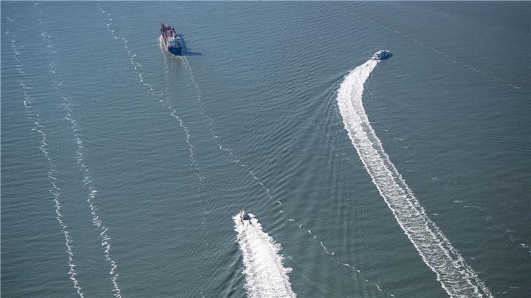 Experten forschen an autonom fahrenden Fähren im Wattenmeer Auch durch den Wechsel von Ebbe und Flut gilt das Wattenmeer als eines der schwierigsten Fahrgebiete in der Schifffahrt. (Archivbild)