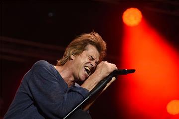 Auch fast 40 Jahre nach ihrer Gründung keineswegs leise: Die Toten Hosen. Die Band um Sänger Campino ist Freitag der erste Hurricane-Headliner.