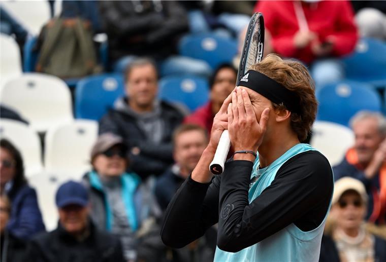 DTB hofft auf mehr Top-Spieler in der Weltspitze Auch für Deutschlands Nummer eins, Alexander Zverev, läuft es momentan im Tennis nicht so gut. Beim Turnier in München hat der Olympiasieger überraschend sein Achtelfinale verloren.