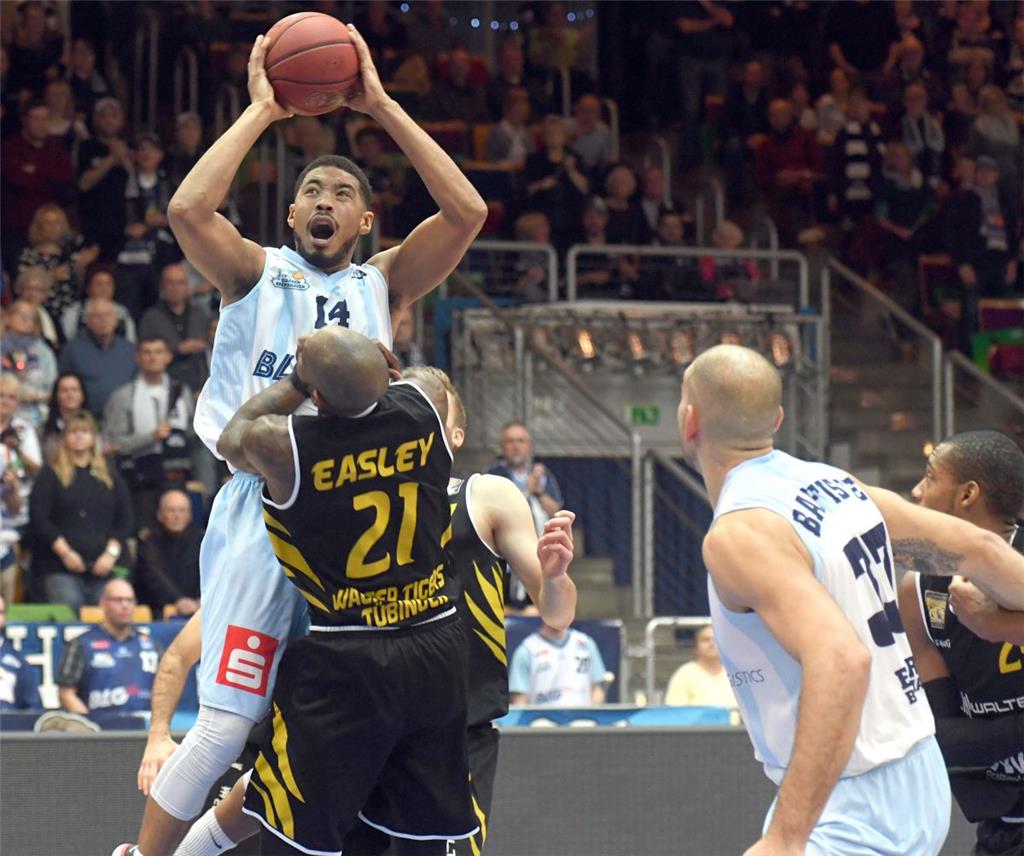 Auch für die Eisbären geht es wieder los: Am 28. September startet die neue Saison für das Basketball-Team. Foto: Scheer