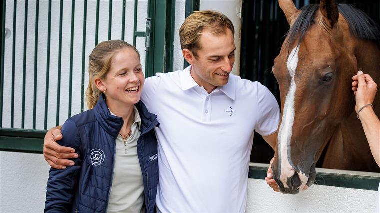 Auch geschäftlich miteinander verbunden: Sophie Hinners (l) und Richard Vogel. 