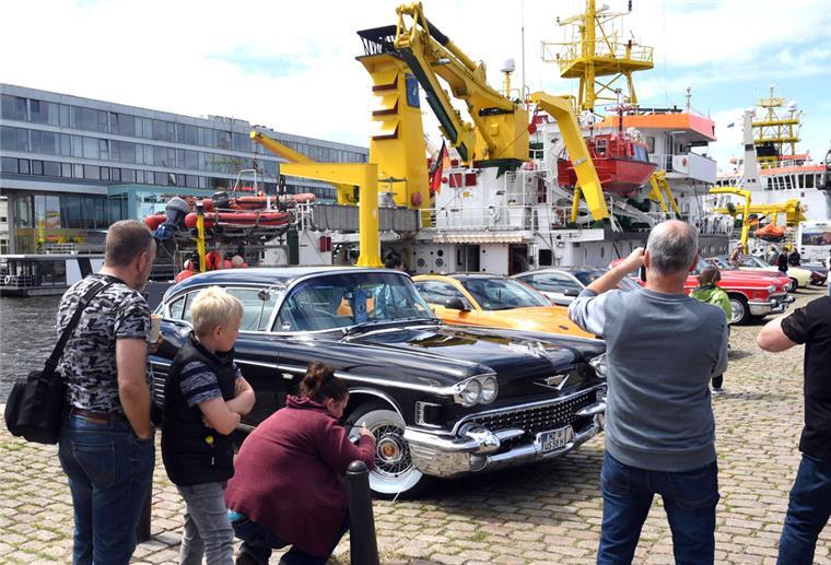 Auch heute sind wieder jede Menge schmucke Straßenkreuzer beim US-Cars-Treffen im Schaufenster Fischereihafen zu bewundern.