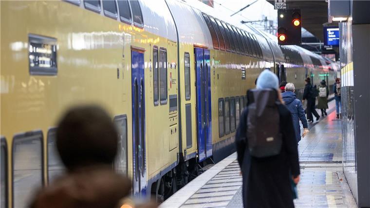 Onlineauskunft ist falsch: Metronom-Züge fahren regulär Auch in den kommenden Tagen fahren Metronom-Züge - auch wenn sie in Apps wie dem DB-Navigator oder VBN-FahrPlaner nicht auftauchen. (Symbolbild)