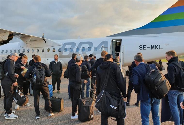 Auch in der vergangenen Saison sind die Fischtown Pinguins im Playoff-Viertelfinale zum Auswärtsspiel geflogen - nach München. Und zum Champions-League-Abenteuer 2021 hob das Flugzeug ebenfalls in Nordholz ab.
