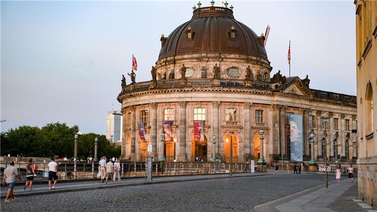 Museumsbesuch auf Rezept - bald auch in Deutschland? Auch in Deutschland zeigen Studien: Kunst wirkt. Wann kommt das Museum auf Rezept?
