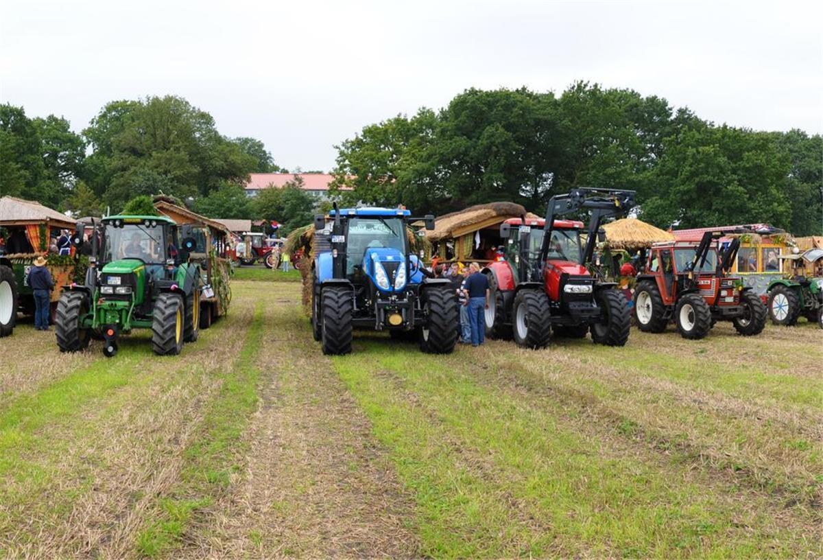 Dorffest in Bokel von Freitag, 22. August, bis Sonntag, 24. August Umzug