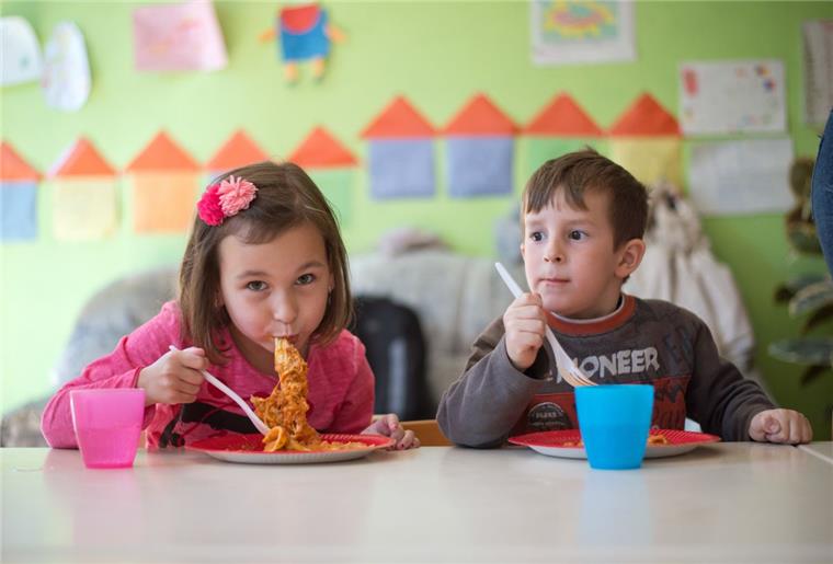 Brake: Das Essen in Kita und Krippe wird teurer Auch in Zukunft können Eltern flexibel entscheiden: Es besteht die Möglichkeit, täglich zu entscheiden, ob das Kind am Mittagessen teilnimmt.