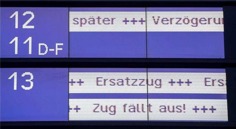 Nach Sturm: Immer noch zahlreiche Probleme bei der Bahn Auch Tage nach dem heftigen Sturm über Norddeutschland ist der Bahnverkehr in vielen Regionen aus dem Takt.