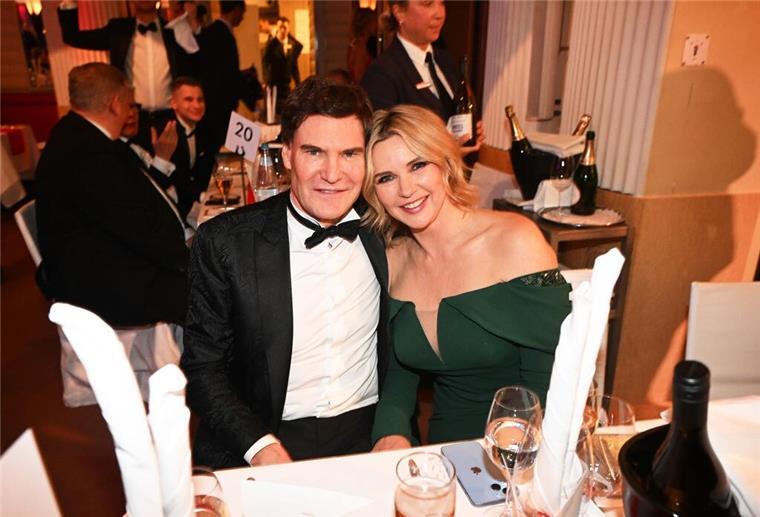 „Endlich wieder Filmball“: Promis feiern Kinojahr in München Auch unter den Gästen: Carsten Maschmeyer und Veronica Ferres.