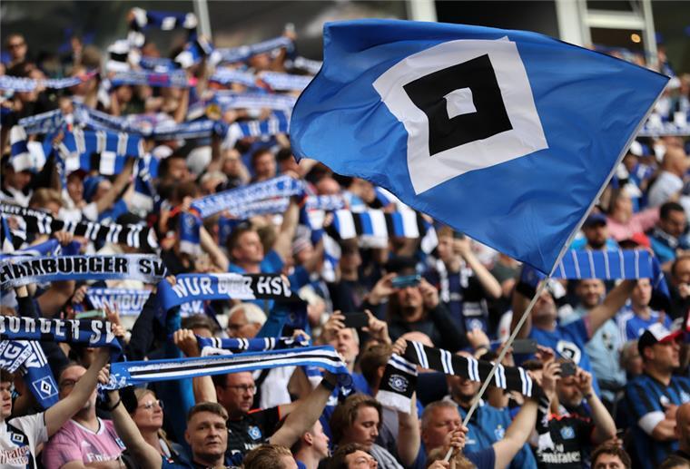 Auch viele Fans des Zweitliga-Vereins stellten sich gegen das Angebot von Multi-Milliardär Kühne. 