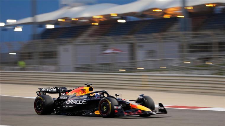 Bestzeit knapp verpasst: Russell schlägt Verstappen Auch Weltmeister Max Verstappen ist schon gut in Schwung.