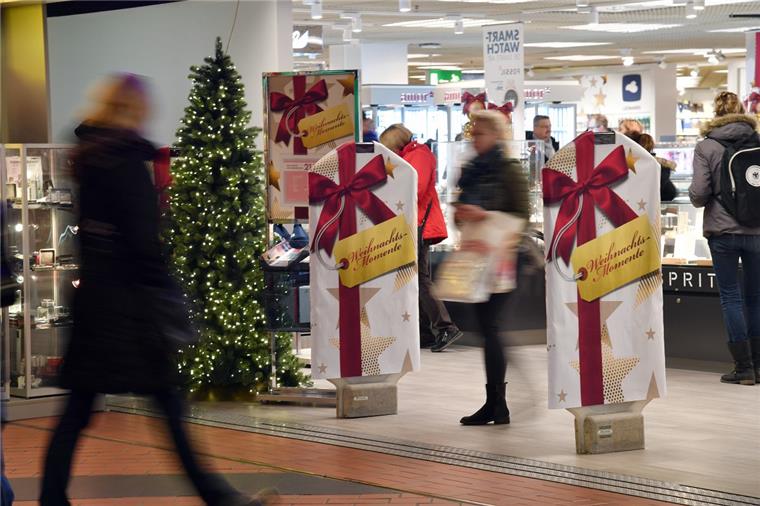 Bremerhavener Geschäfte mit Weihnachtsumsätzen zufrieden Auch wenn das Weihnachtsgeschäft bisher gut gelaufen ist, hoffen die Bremerhavener Einzelhändler am Sonnabend nochmal auf ordentlich Umsatz.