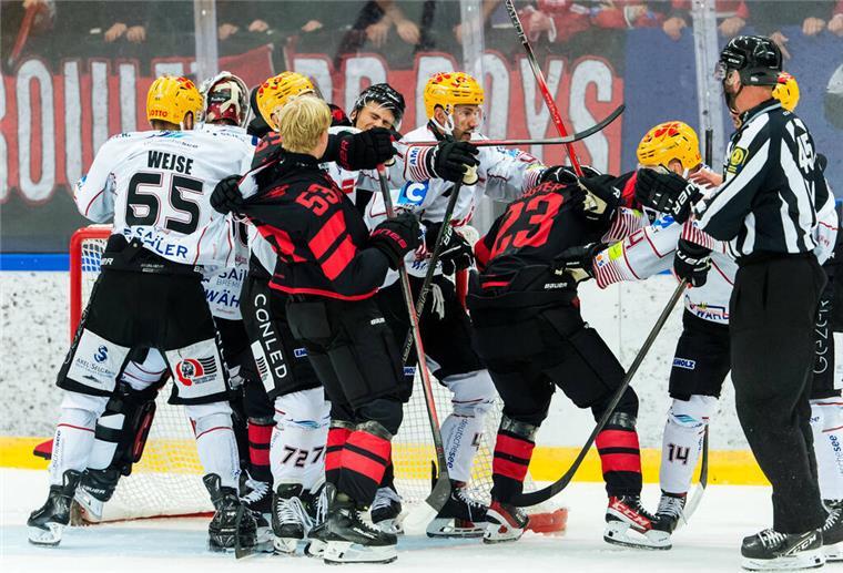 Auch wenn es nur ein Testspiel war, in der Partie zwischen den Malmö Redhawks und den Fischtown Pinguins ging es ordentlich zur Sache.