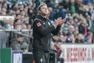 Auch Werder-Trainer Florian Kohfeldt kann die Bremer nicht zu einem Sieg klatschen.