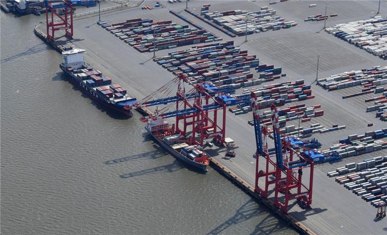 Niedersachsen investiert verstärkt in seine Seehäfen Auch Wilhelmshaven mit dem Jade-Weser-Port soll profitieren.