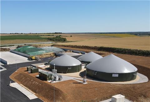 Auf 15 Baustellen in Frankreich werden derzeit Biogasaufbereitungsanlagen der Firma HZI BIomethan aus Zeven-Aspe aufgebaut. Das Foto zeigt das Projekt in Yversay in der Region Nouvelle-Aquitaine.
