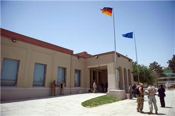 Auf das deutsche Generalkonsulat in Afghanistan ist ein Autobombenanschlag verübt worden. Dabei starben mindestens zwei Menschen.