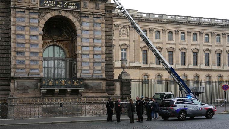 Beute aus Louvre hat „unschätzbaren historischen Wert“ Auf das Pariser Museum Louvre ist ein Raubüberfall verübt worden. (Archivbild)