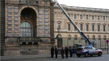 Auf das Pariser Museum Louvre ist ein Raubüberfall verübt worden. (Archivbild)