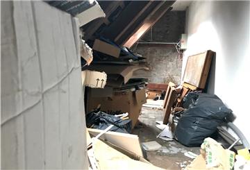 Auf dem Dachboden oder im Keller sieht es häufig aus wie bei Hempels unterm Sofa. Doch in diesem Jahr machen sich viele ans Ausmisten.
