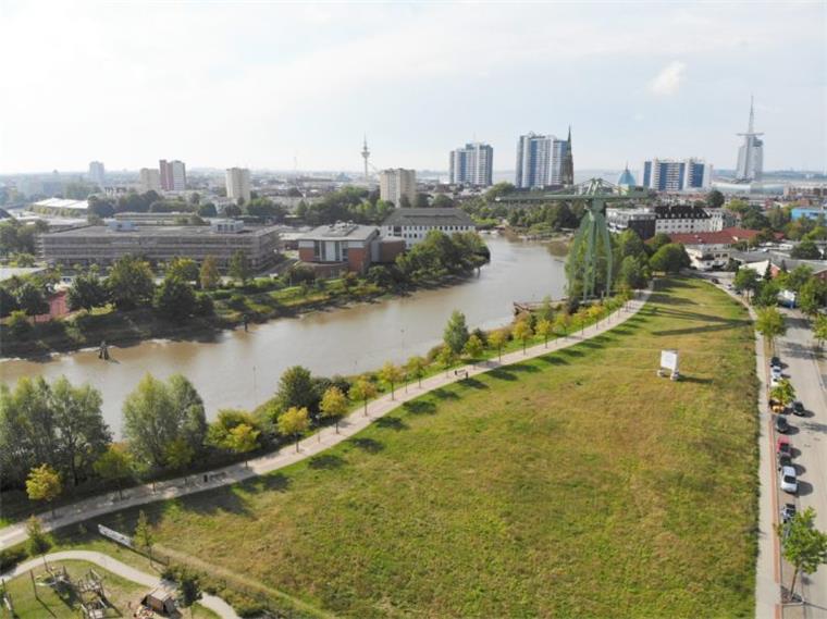 Auf dem ehemaligen Rickmers-Gelände in Bremerhaven gegenüber der Arbeitsagentur (direkt am Geestebogen) sollen 30 neue Eigentumswohnungen und drei Stadthäuser entstehen.