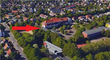 Auf dem Gelände der Fritz-Husmann-Schule hat ein Müllcontainer gebrannt.