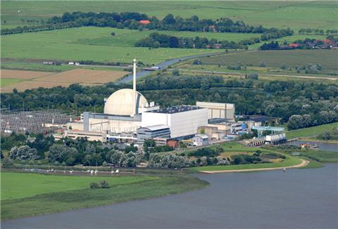 Auf dem Gelände des stillgelegten Kernkraftwerks Unterweser, auf dem sich das Brennelemente-Zwischenlager.