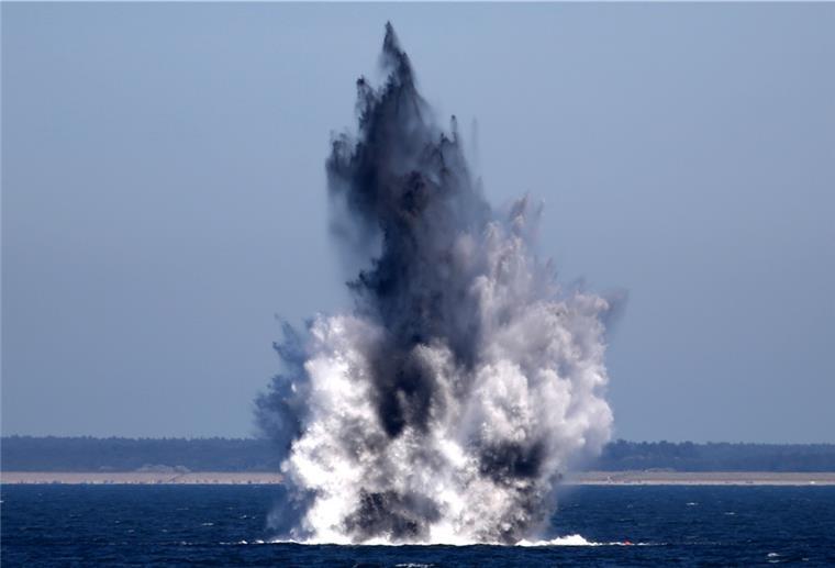 Auf dem Meeresboden von Nord- und Ostsee lagern rund 300.000 Tonnen Munition, die der Umwelt zu liebe besser geborgen als gesprengt werden sollten. 