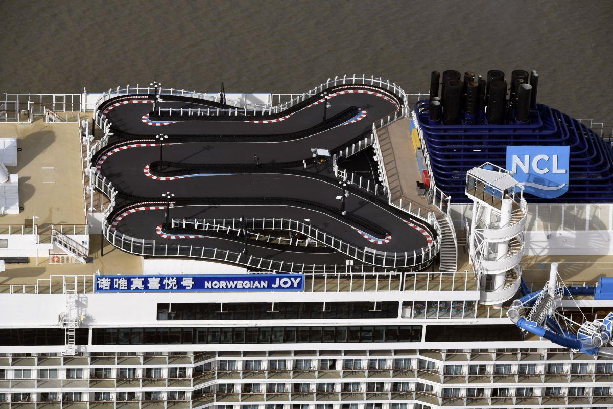 Auf dem Oberdeck der "Norwegian Joy" befindet sich auch eine Rennbahn. 