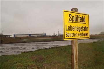 Auf dem Spülfeld in Golzwarden ist der kontaminierte Schlick eingelagert worden. 
