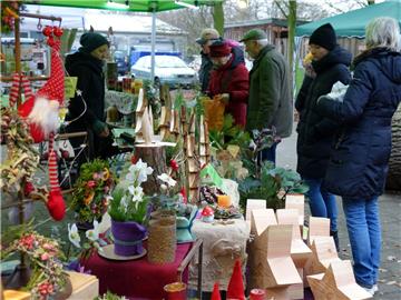 Auf dem Weihnachtsmarkt auf dem Kulturhof Heyerhöfen, konnten die Besucher das v...
