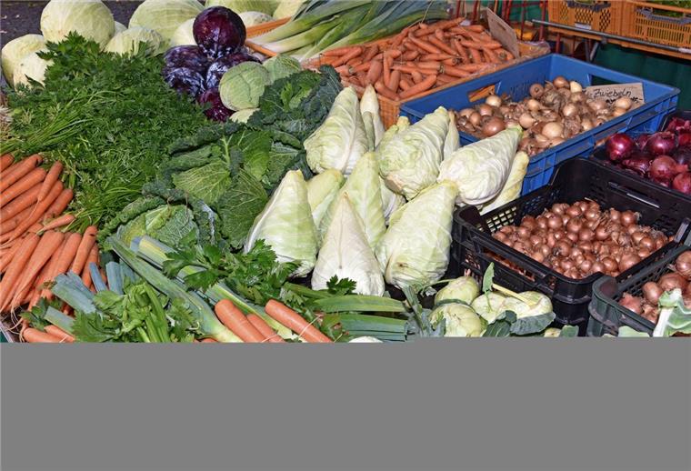 Wochenmarkt in Brake soll aufgepeppt werden Auf dem Wochenmarkt wird Obst und Gemüse aus der Region angeboten. Damit will man punkten.