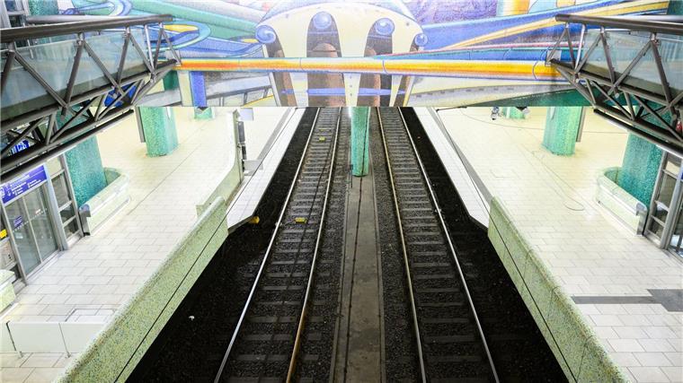 In Hannover und Bremen stehen Busse und Bahnen still Auf den Gleisen fuhr kein Zug.