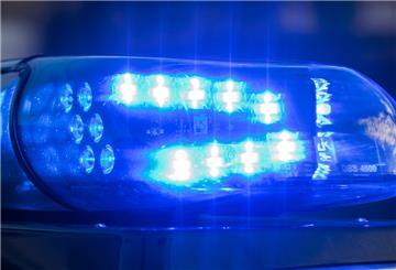 Das Blaulicht auf einem Fahrzeug der Polizei