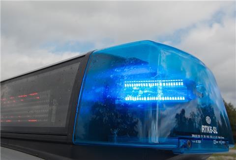 Ein Blaulicht leuchtet auf einem Polizeifahrzeug, aufgenommen am 11.10.2011 in Straubing (Niederbayern)