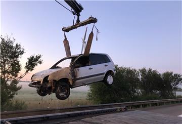 Auf der A27 in Bremerhaven ist ein Auto ausgebrannt.