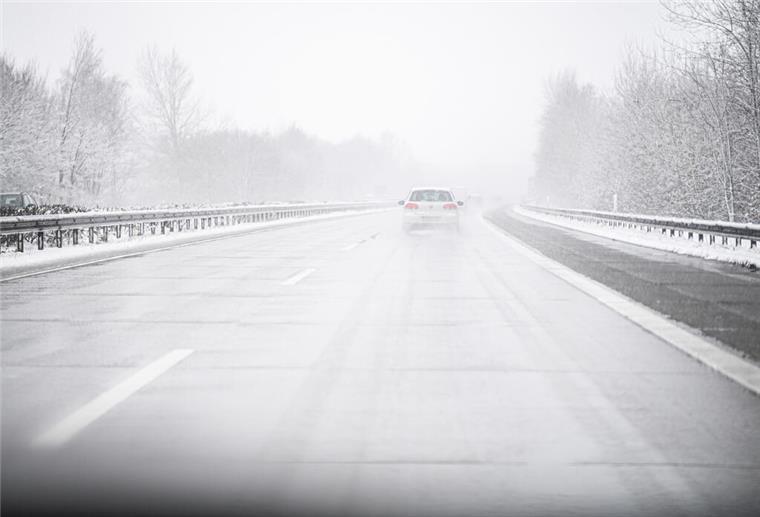 Landkreis Cuxhaven: Mehrere Verkehrsunfälle wegen Winterwetter